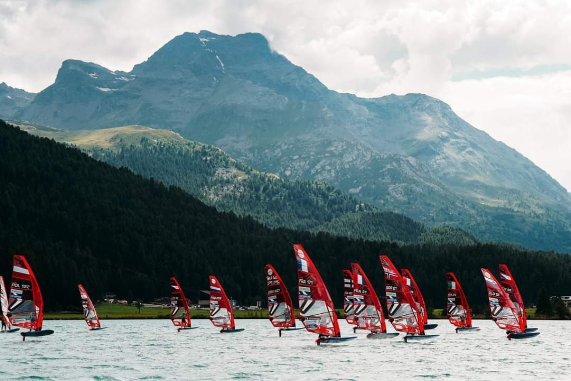 Naporen začetek SP iQFOiL U23 za Lino in Vala Eržena