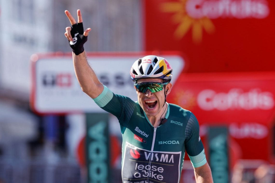 Van Aert do tretje etapne zmage, Roglič s skupino najboljših