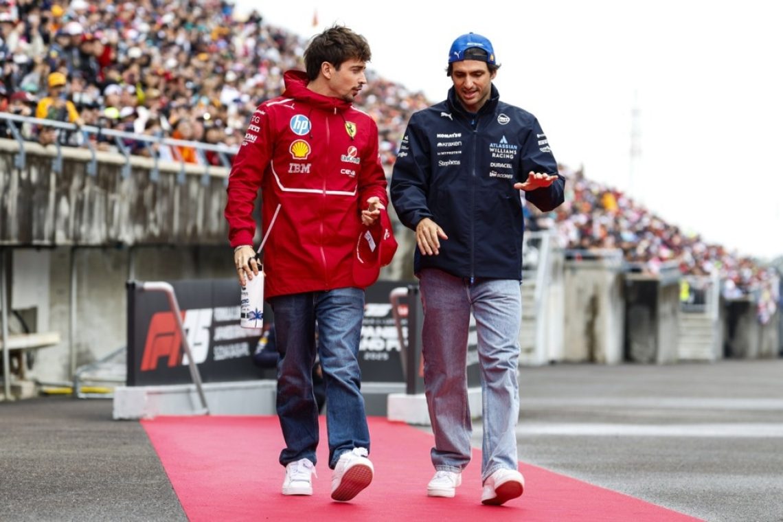 Carlos Sainz kaznovan zaradi izostanka ob igranju himne, Verstappen brez posledic po incidentu z Norrisom