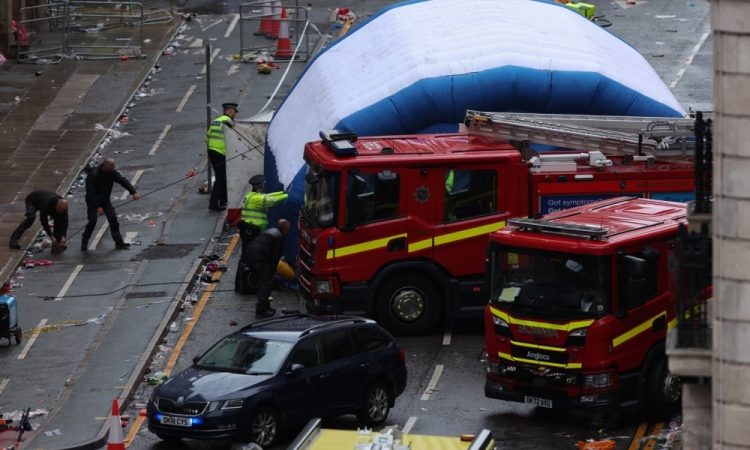 Po incidentu v Liverpoolu hospitalizirali 27 ljudi, policija ne sumi terorizma