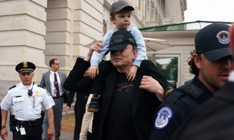 Musk se je poslovil od Trumpove vlade po štirih mesecih vodenja urada za vladno učinkovitost