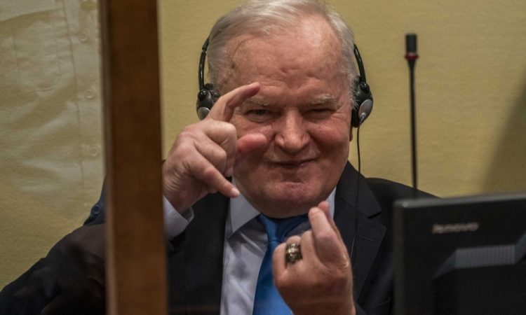 Sodišče zavrnilo prošnjo Ratka Mladića za predčasni izpust