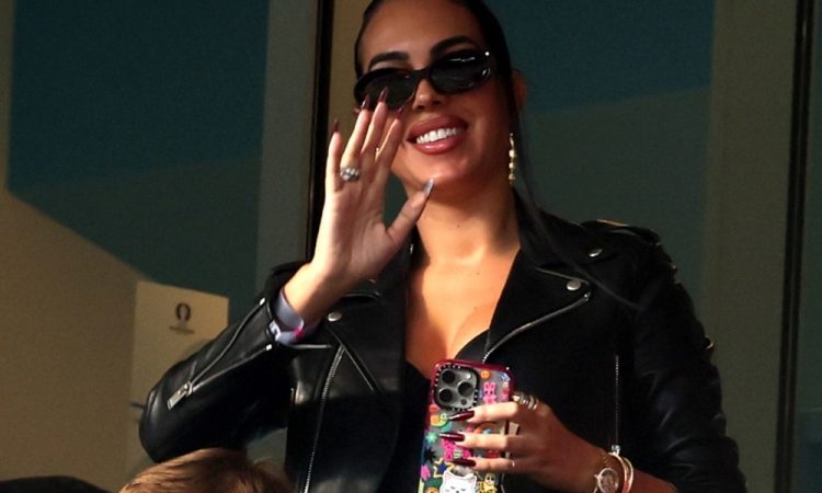 Cristiano Ronaldo in Georgina Rodríguez sta se zaročila, darila presegajo 300.000 evrov