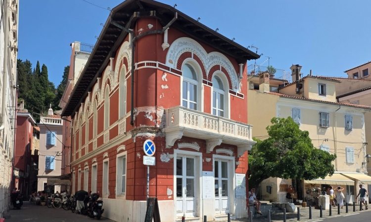 Obnova pročelja Galerije Hermana Pečariča v Piranu