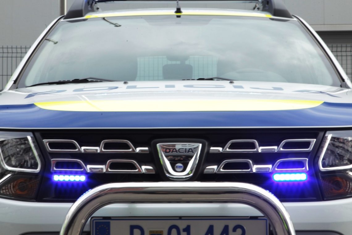 Policisti iz Ljubljanice rešili tri osebe in psa