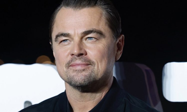 DiCaprio edinkrat v vlogi gejevskega lika v filmu o ljubezni med Rimbaudom in Verlainom