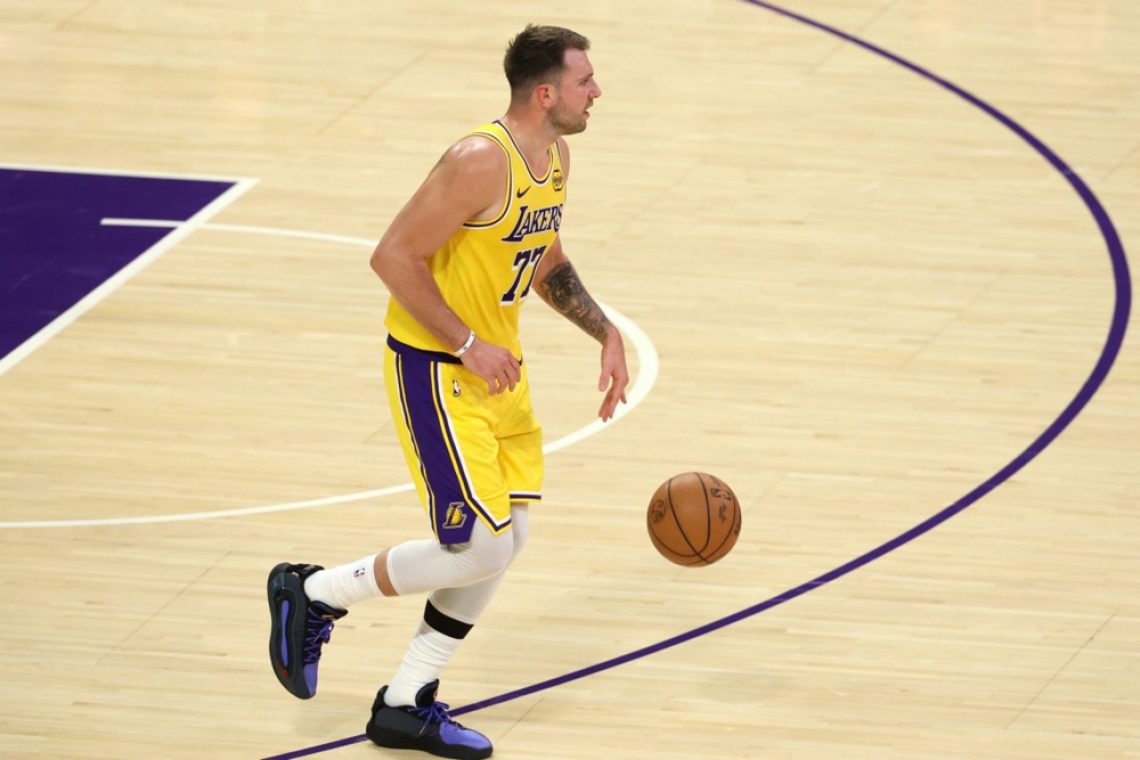 Luka Dončić s trojnim dvojčkom popeljal Lakers do pete zmage
