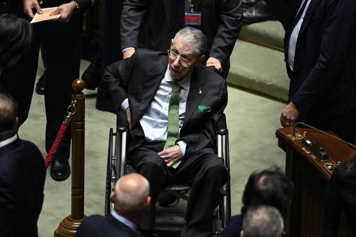 Umrl skrajno desni italijanski politik Umberto Bossi