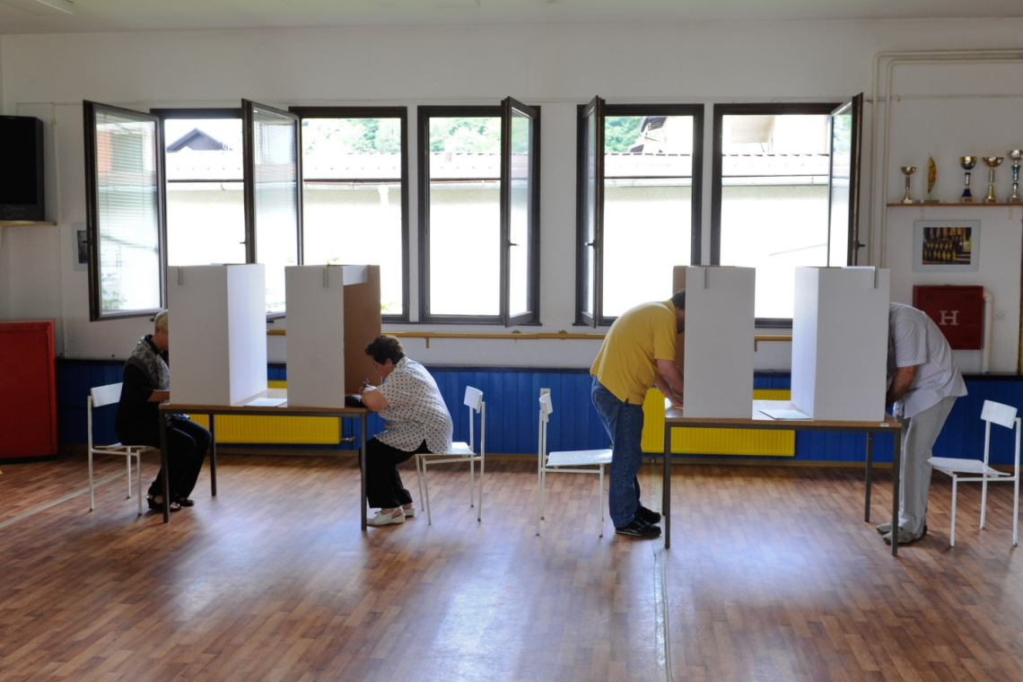 SDS in Demokrati vložili ugovore zaradi nepravilnosti na volitvah