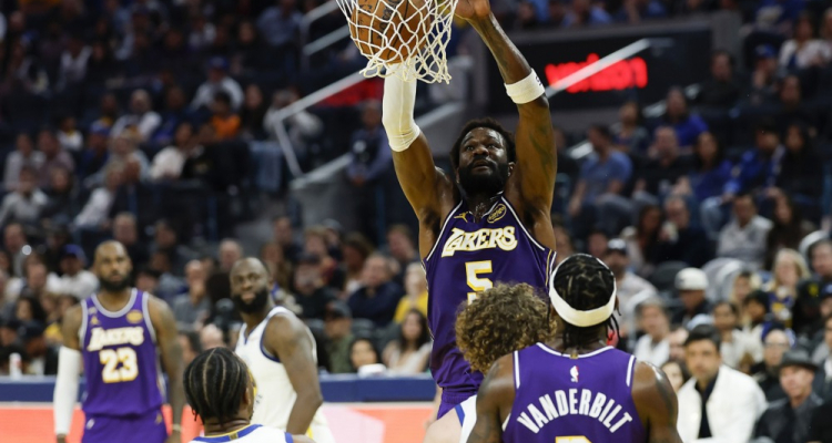 Lakers v drugem polčasu popolnoma strli Phoenix