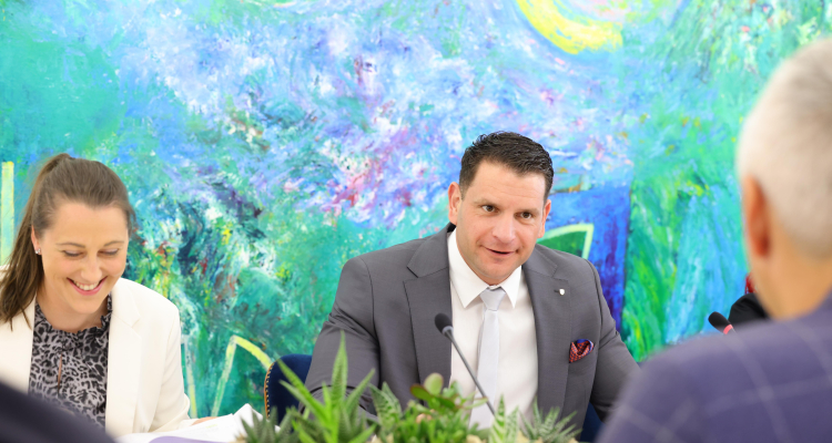 Stevanović očitke o vplivanju na poslance predal tožilstvu